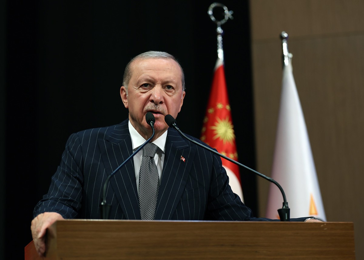 “Siyaset felsefemizin temelinde insan vardır, insana saygı vardır”