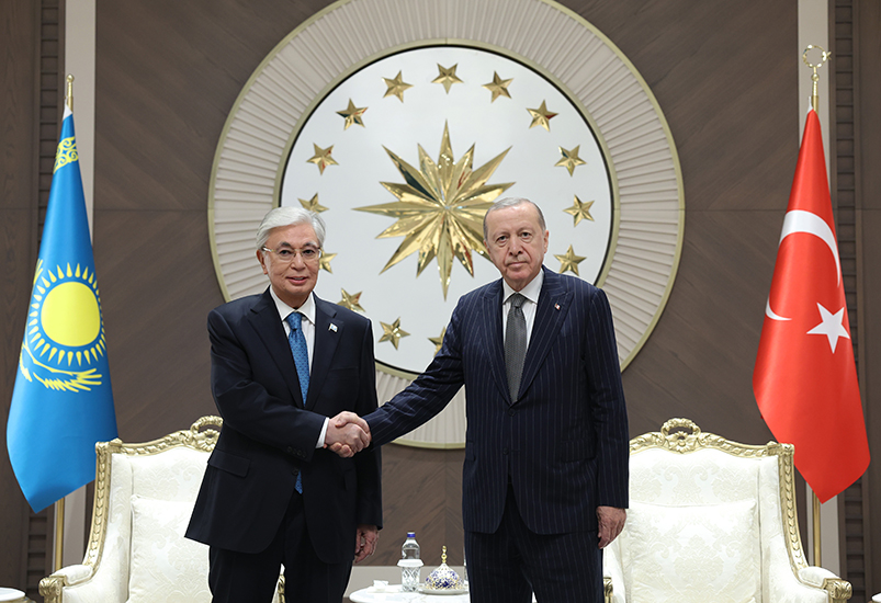 Cumhurbaşkanı Erdoğan, Kazakistan Cumhurbaşkanı Tokayev’i karşıladı